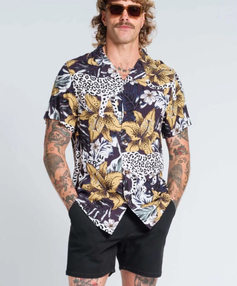 Vacancy Co Cheetah Rayon Shirt Mens S Black Yellow Tropical Short Sleeve Button